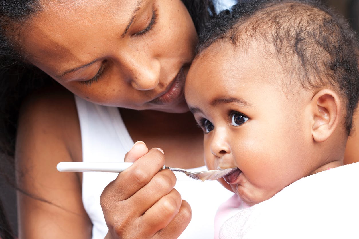 Que faire face à une intoxication alimentaire chez un bébé ?